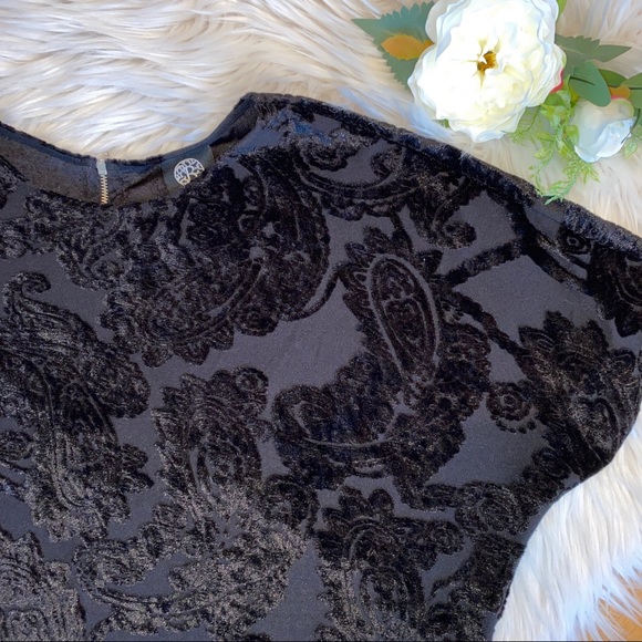 Bobeau Black Velvet Floral Blouse - Picture 2 of 5